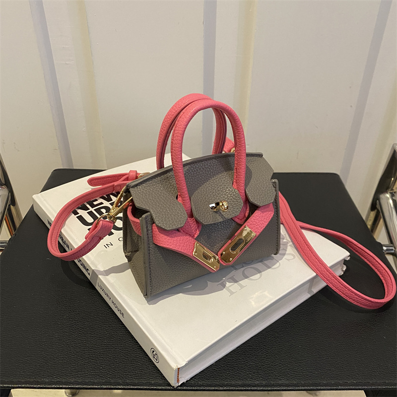 free shipping designer shoulder bags New Fashionable Versatile vintage mini black Crossbody Bag for girls