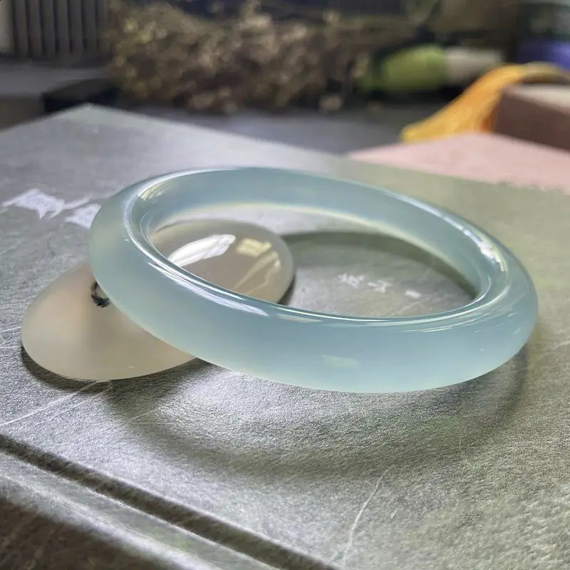 Lake water blue bracelet thick round strip ice hydration light blue water foam jade quartz rock jade bracelet 250424