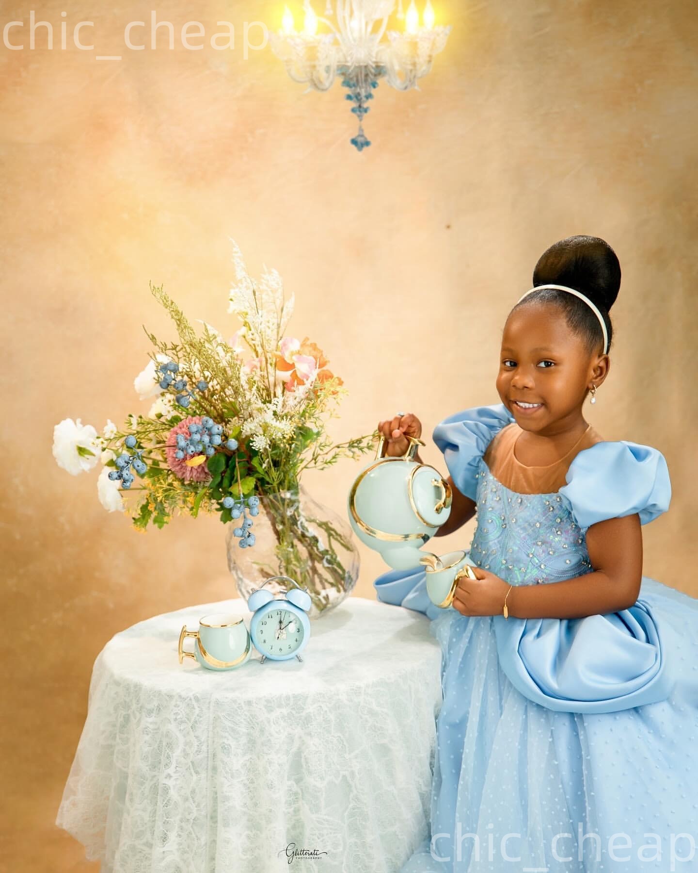 2026 Light Sky Blue Ball Gown Flower Girl Dresses Crystals Sheer Neck Short Sleeves Little Girl Christmas Peageant Birthday Christening Tutu Dress Gow