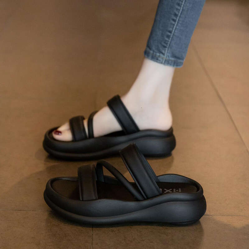 Exquisite thick soled height increasing women's summer outdoor wear 2024 new style dress for casual beach sandals