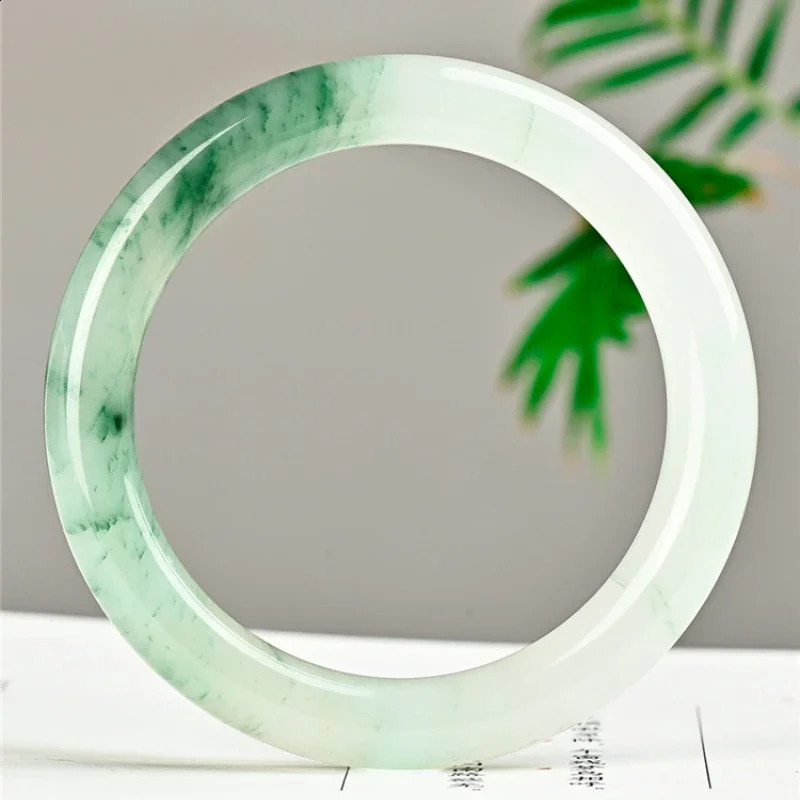 Golden Silk Jade Tianshancui Bracelet Is Fresh and Simple for Women. 250424