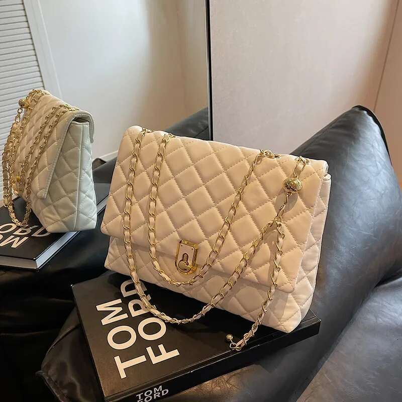 New Quilted Large Chain Shoulder For Women 2024 Designer Crossbody Bags PU Leather Ladies Handbags Black White