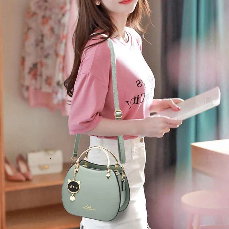 2023 New Popular And Cat Crossbody Korean Fashion Handbag Girls' Solid Shell Women's Shoulder PU Leather Bag