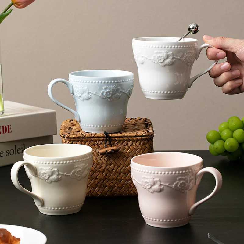 Strawberry relief ceramic water cup mug coffee cup womens hotel restaurant drink cup household high-end light luxury Y251125