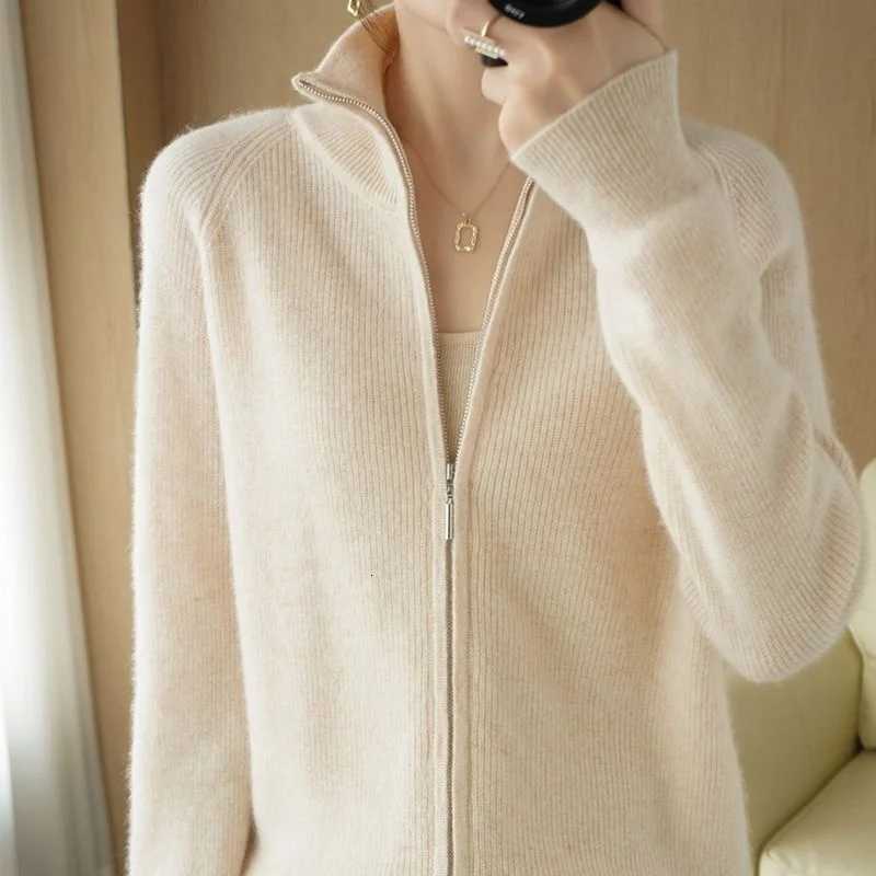 Solid Color Zipper Jacket Autumn New Knitted Sweater Cardigan Womens Standing High Neck Loose Slimming Knitted Sweater SpringT251125