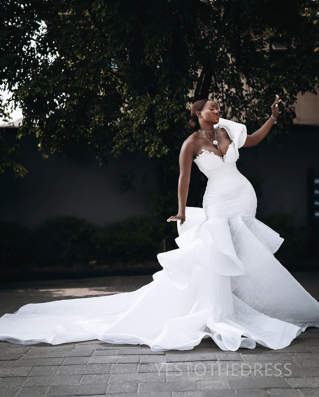 2024 Plus Size African Mermaid Wedding Dress Bridal Gowns For Bride Illusion One Shoulder Tiered Beaded Lace Rhinestones Wedding Gowns For Black Women