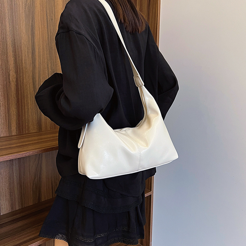 2025 New Designer Bag Free Delivery Shoes By Small Niche Design Large Capacity Shoulder Fashionable Commuting Tote 2024 Summer Simple Casual Crossbody