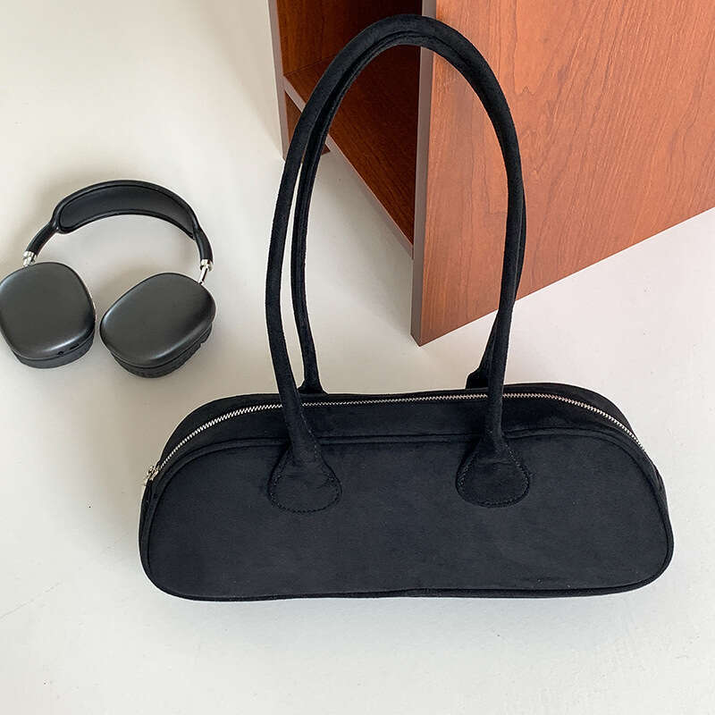 Korean niche retro stick armpit bag with high-end feel, autumn large capacity suede shoulder bag, 2025 new casual fashion trend clothing