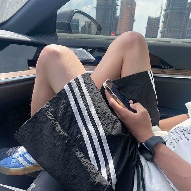 Large striped quick drying shorts men's summer American contrasting three bar straight leg beach trendy brand versatile five quarter pants