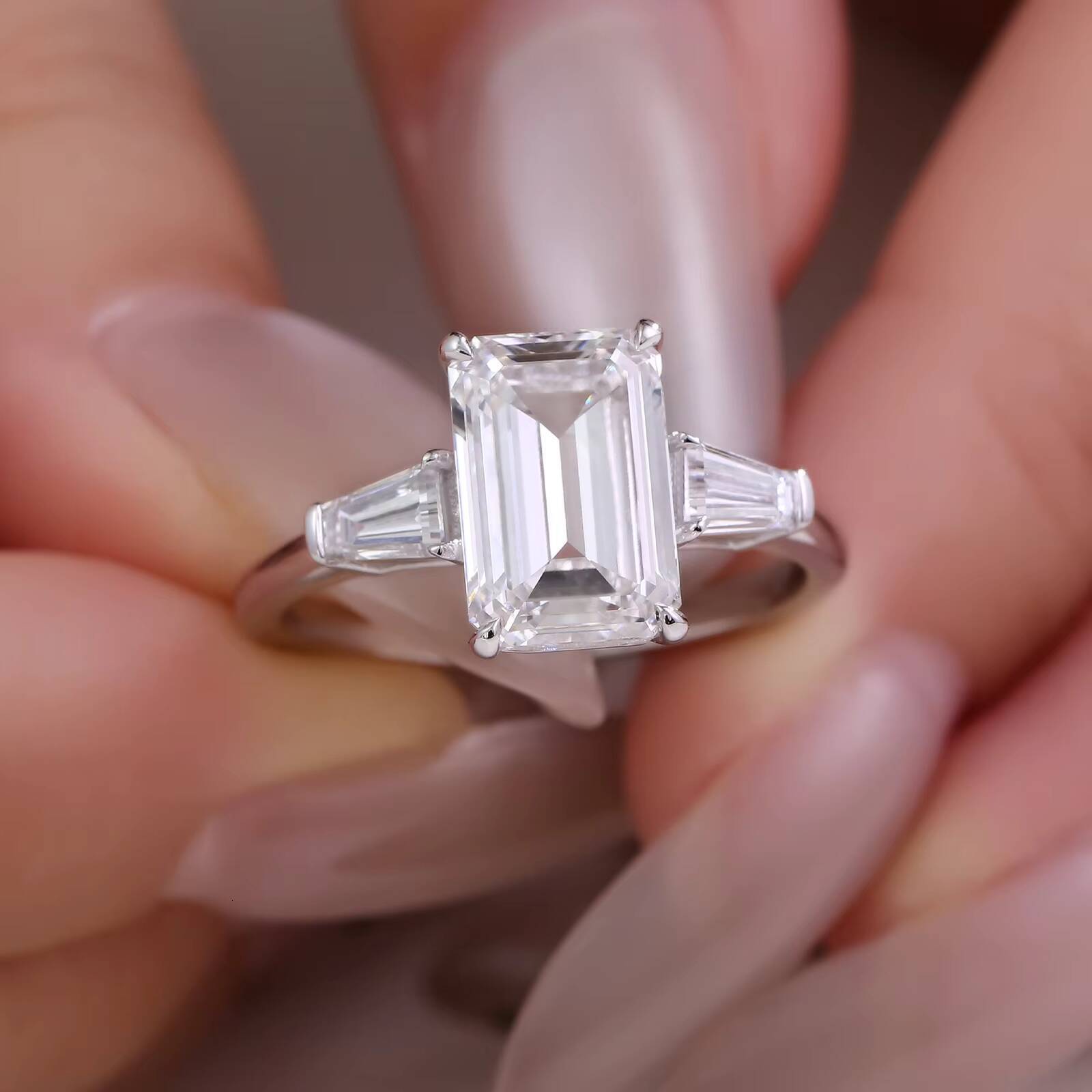 Real 18K White Gold 4 5 Ct CVD Lab Created Diamond Wedding Ring Luxury 3 Stone Emerald Cut Lab Grown Diamond Wedding Ring