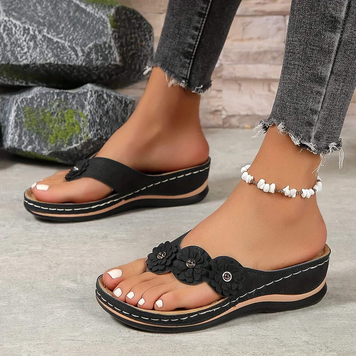 Floral Beach Flip-Flops for Women - Comfy Slip-On Summer Slides Versatile Casual Outdoor Footwear 250421