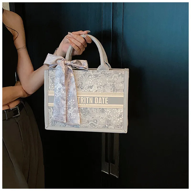 free shipping designer shoulder bags casual handbag Embroidery fashionable Tote bag for women 2025 new style grey