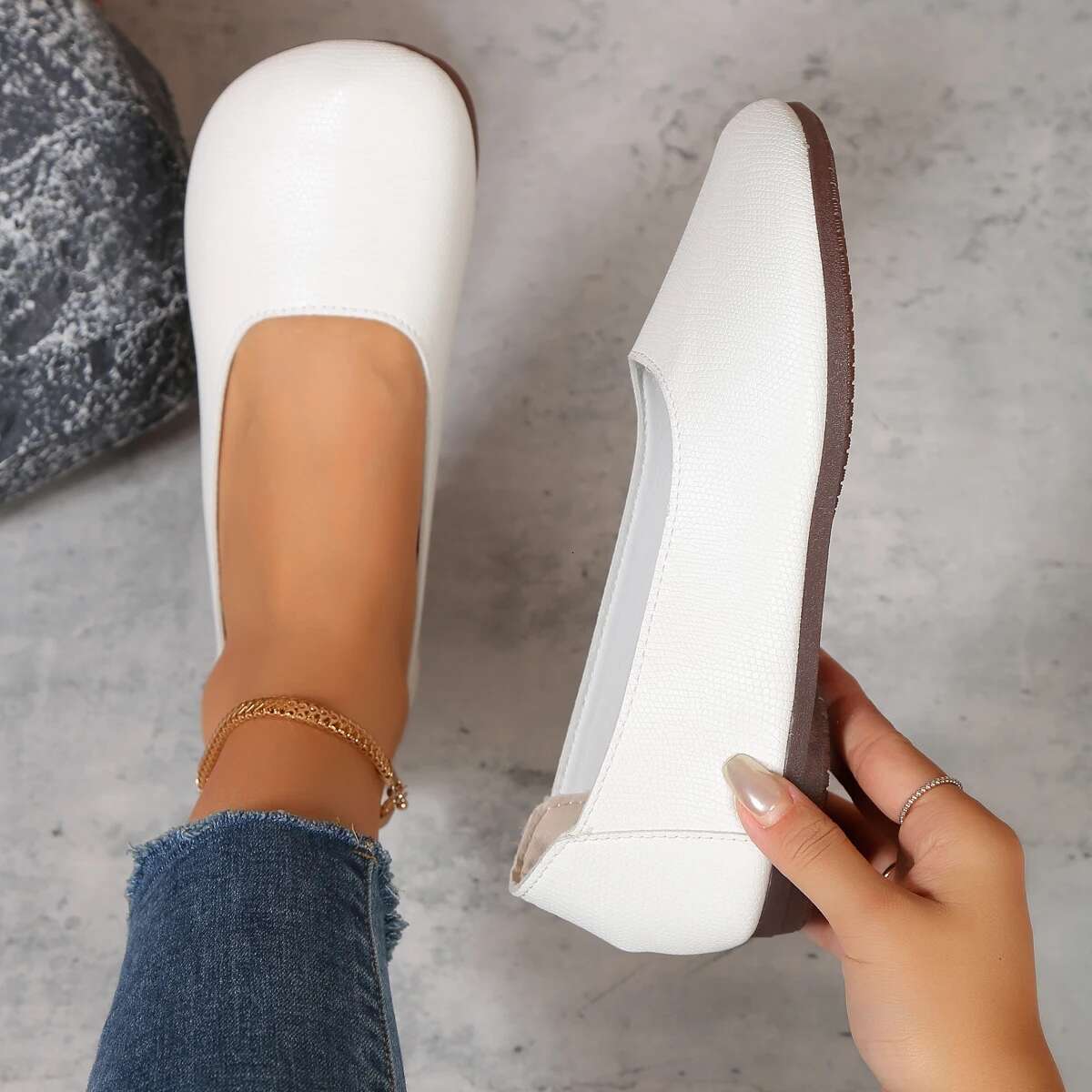 Popular flat sole round toe bean 2024 new soft soled women's large size single shoe grandmother shoes ddmykukumalu