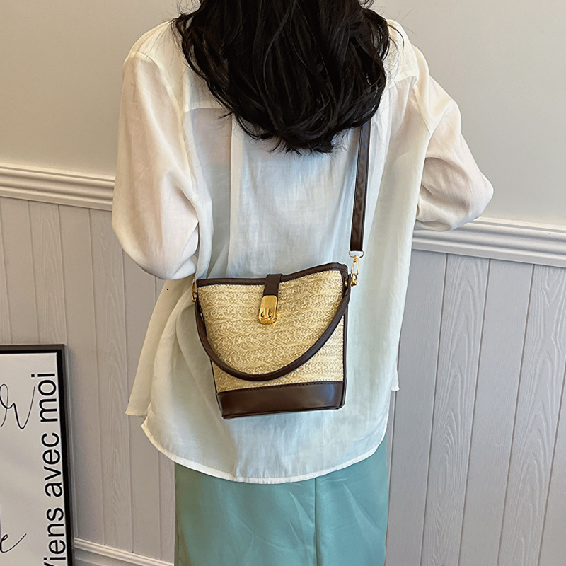 New Free Delivery Designer Shoes By 2025 Fashionable Handheld For Women 2024 High Quality Grass Woven Single Shoulder Crossbody Casual Bucket Bag