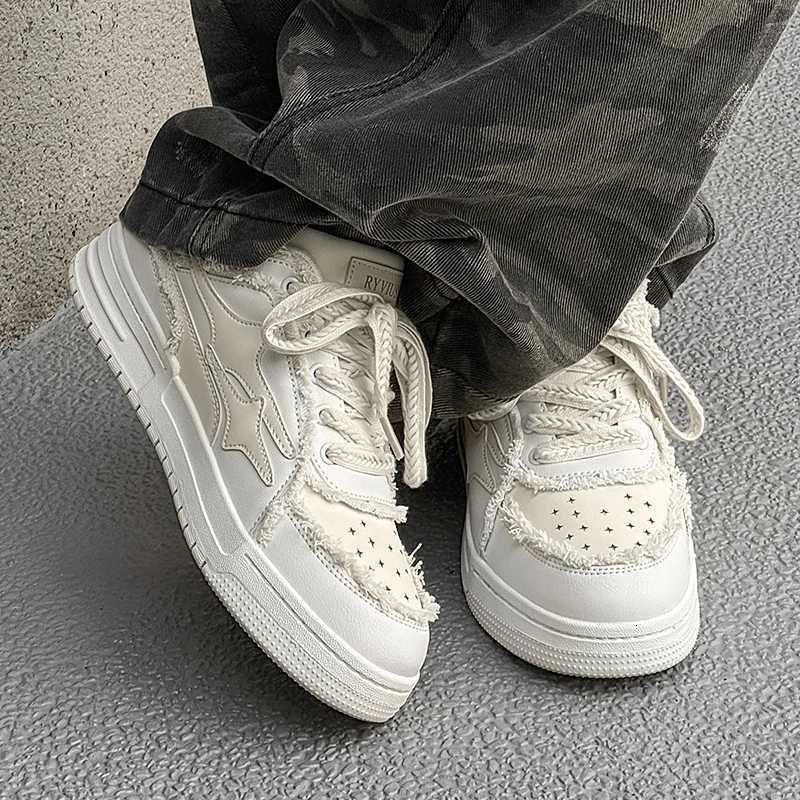 Mens Shoes 2025 New Winter Leather Casual Versatile White Shoes Youth Soft-Soled Height-Increasing Sports Sneakers Y251125