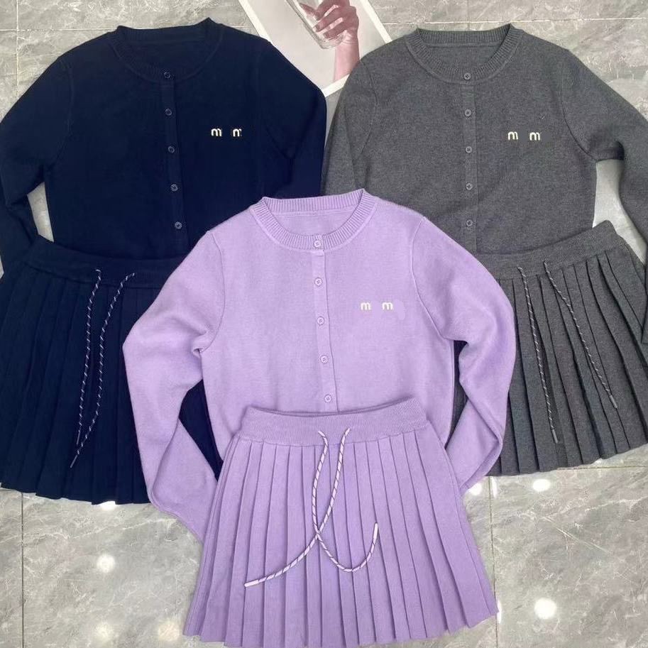 Women o-neck cute single breasted logo letter embroidery designer sweater and pleated skirt twinset 2 pc dress suit SML