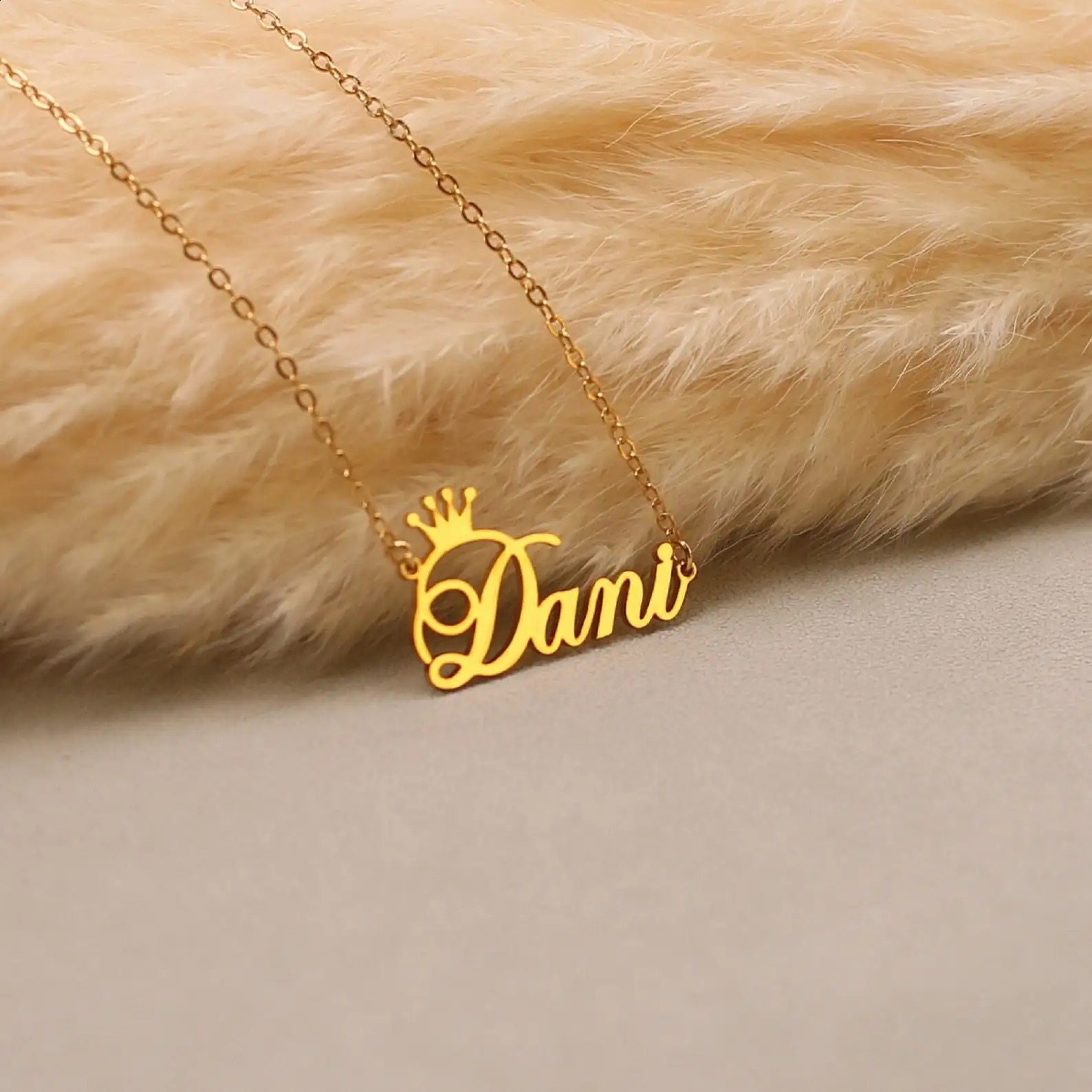 Custom Name Necklace For Women With Crown Personalized Stainless Steel Nameplate Choker Necklaces Birthday Wedding Jewelry Gift 250425