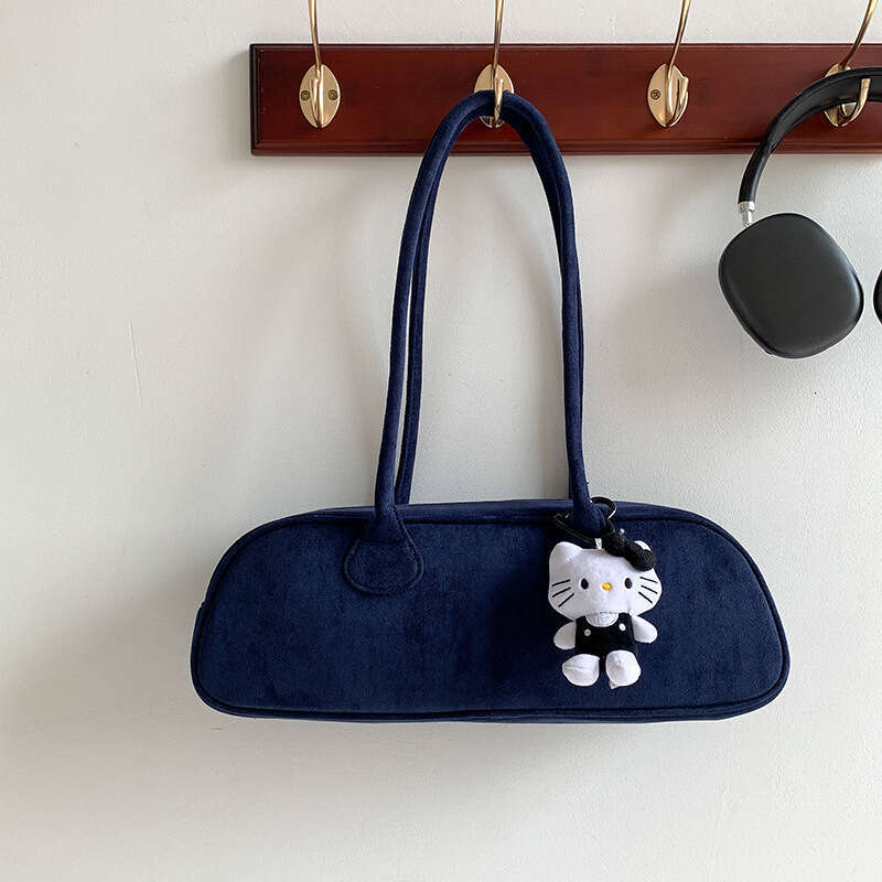 Korean niche retro stick armpit bag with high-end feel, autumn large capacity suede shoulder bag, 2025 new casual fashion trend clothing