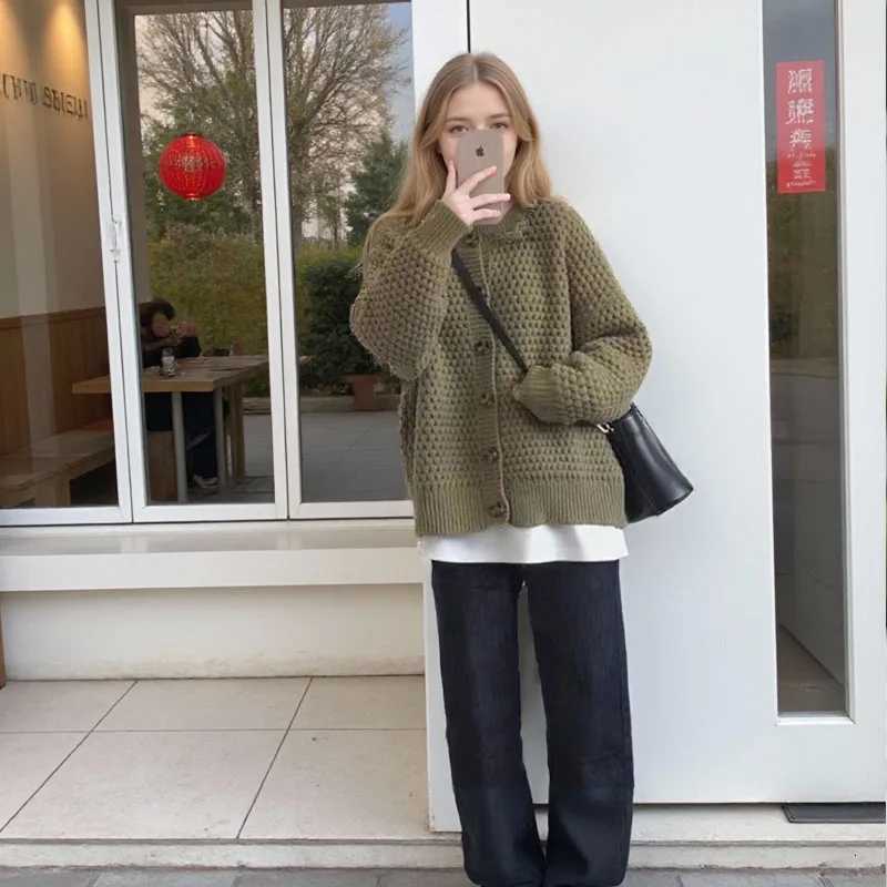 Retro round neck gentle style ladies knitted cardigan top loose and thick warm outer sweater jacketT251125