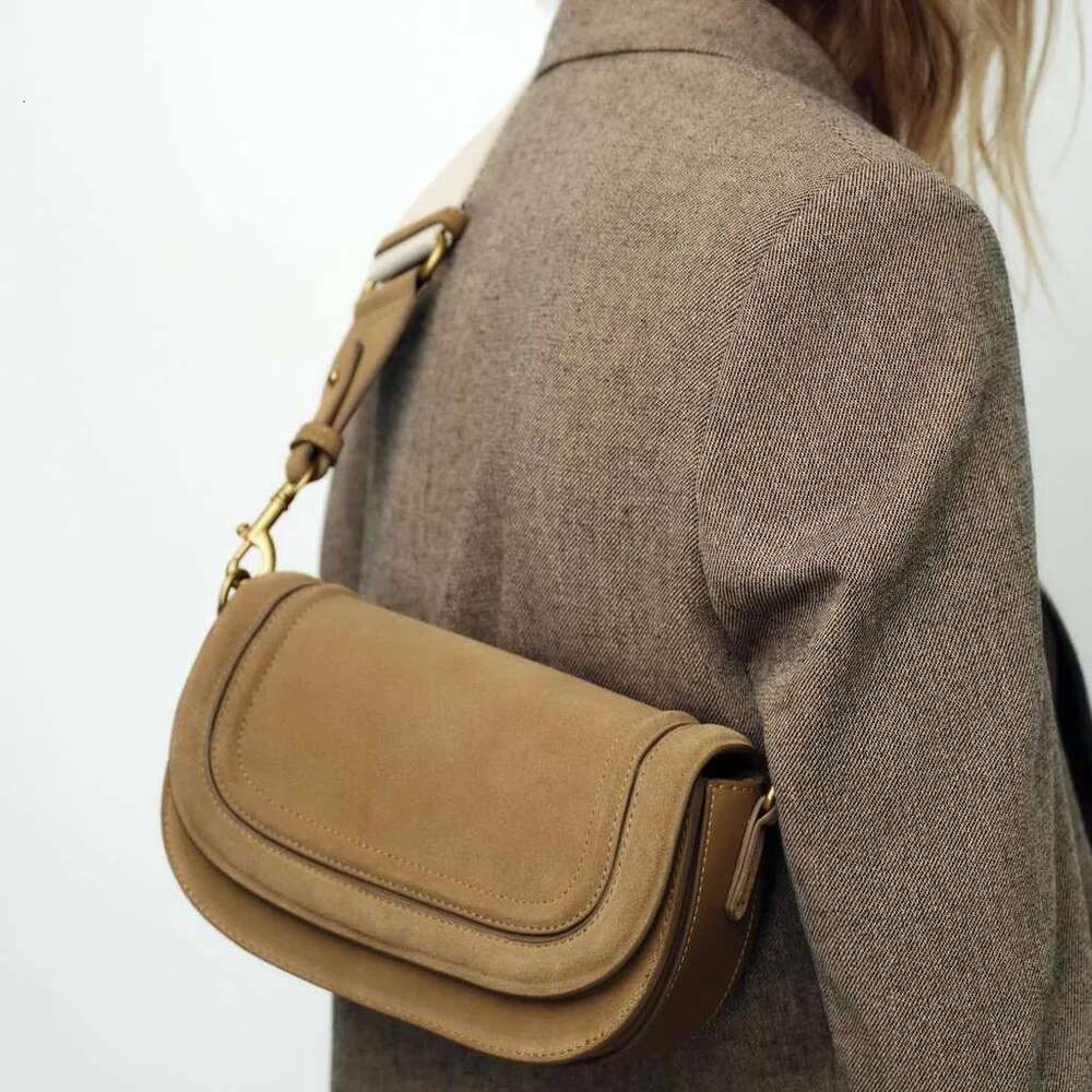 Designer Bag 2025 Vintage Faux Suede Saddle Women Shoulder Bags Designer Wide Strap Crossbody Bag Trend Autumn And Winter Small Flap Female Purse Luxu