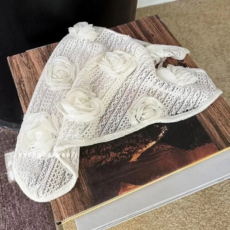 Korean niche 3D rose triangle hair scarf suitable for womens spring and summer travel po version retro literature pullover hat 250423