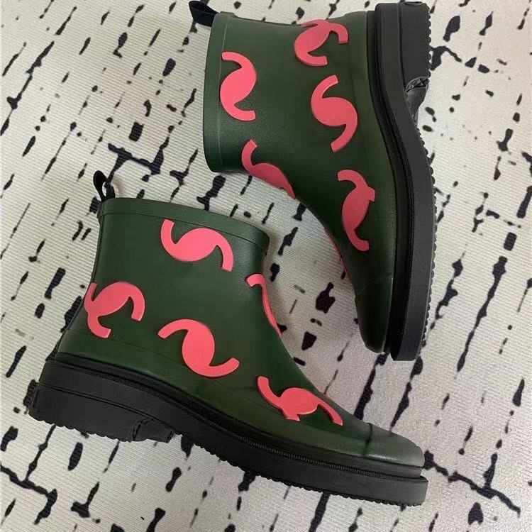 Designer Square Toe Women Rain snow Boots Thick Heel Thicks Sole Ankle over the knee Women's Rubber Boot good are quality Rainboots green bright black shoes