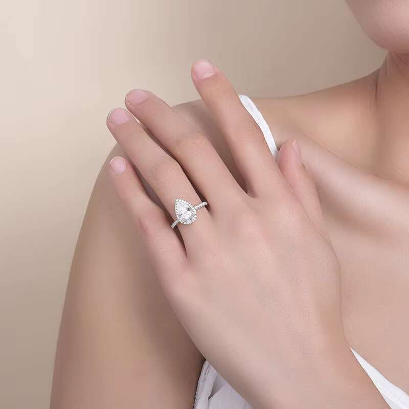De 925 Silver Water Drop Moissanite Ring VVS Pear Shape Full Moissanite Ring 18K White Gold Plated 7*11mm Pear Moissanite Rings