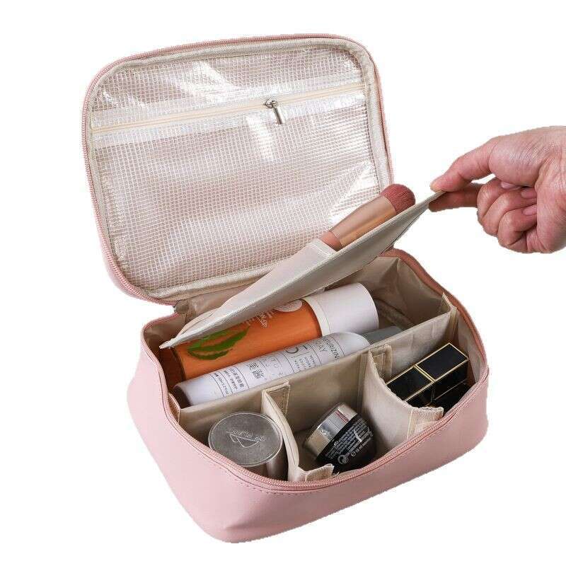 with large capacity high aesthetic value. Cosmetic storage bag, in hand to guard against water washing and rinsing bags. Makeup bag