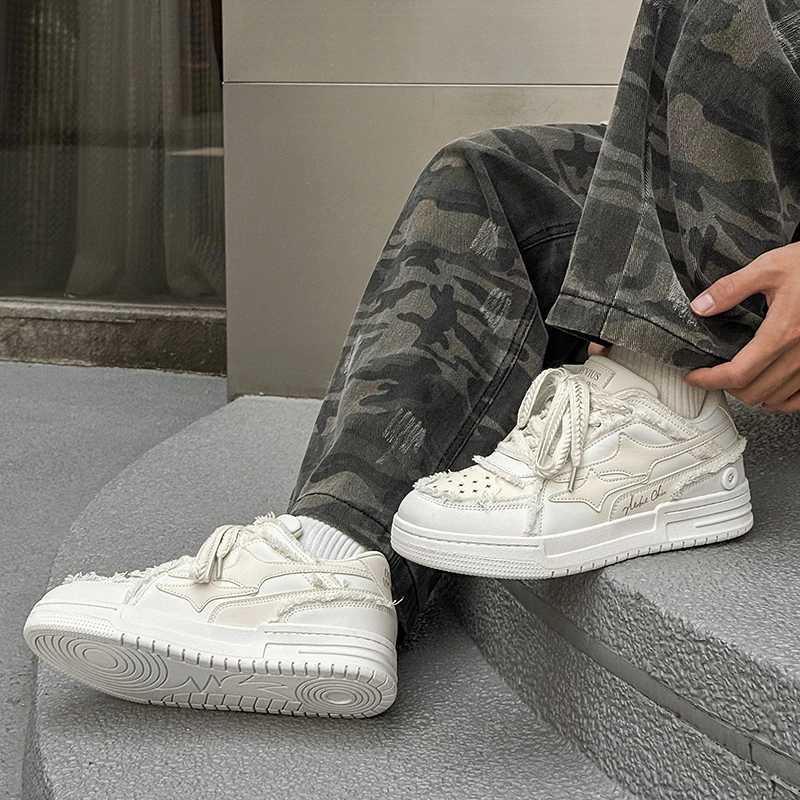 Mens Shoes 2025 New Winter Leather Casual Versatile White Shoes Youth Soft-Soled Height-Increasing Sports Sneakers Y251125