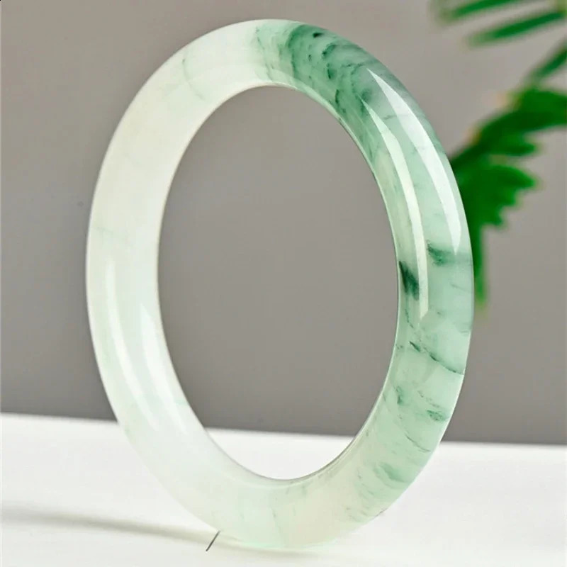 Golden Silk Jade Tianshancui Bracelet Is Fresh and Simple for Women. 250424