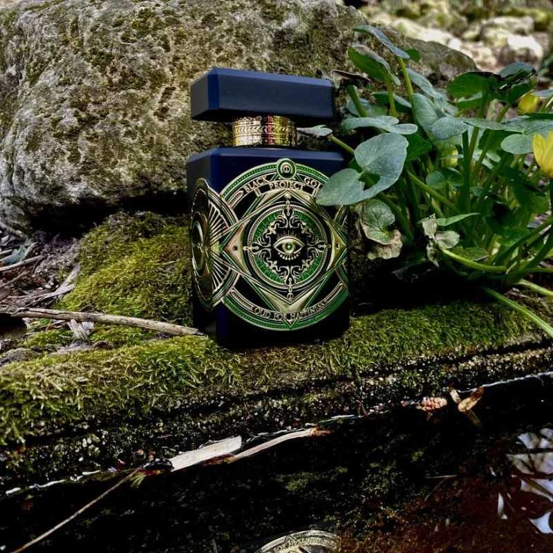 90ML Unisex Perfume Oriental Woody Scent Long Lasting Elegant Charming Fragrance for Men Women Daily Wear C251125