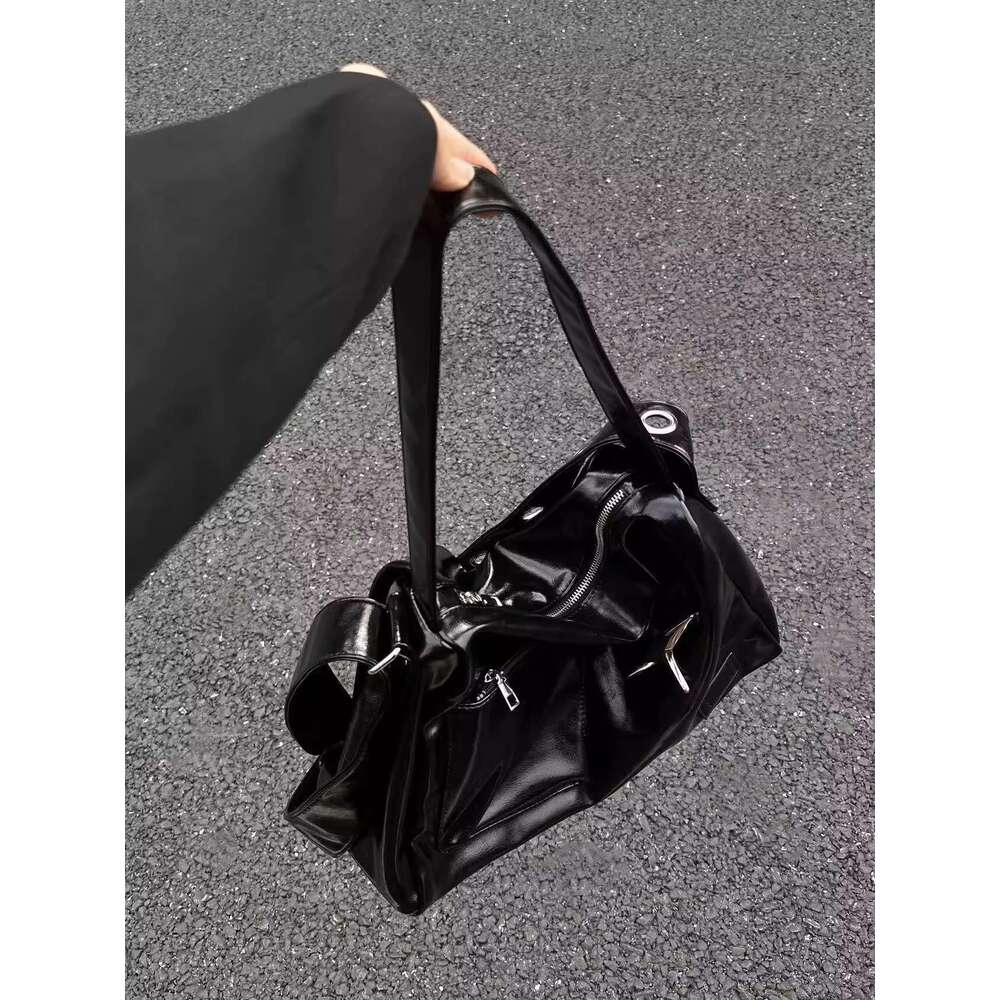 Designer Bag Lazy Large Capacity Sweet Cool Motorcycle Premium Texture Crossbody For Class Handheld Single Shoulder Bag