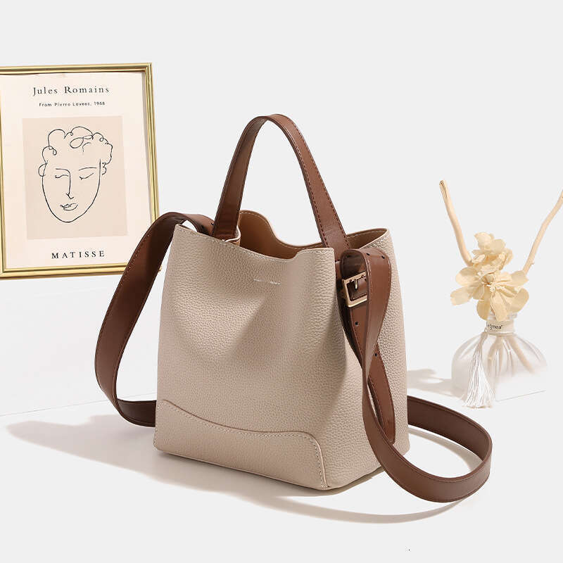 Hong Kong Exquisite Handbag Women S New Fashionable Crossbody Bag High End And Versatile Portable Bucket Bag