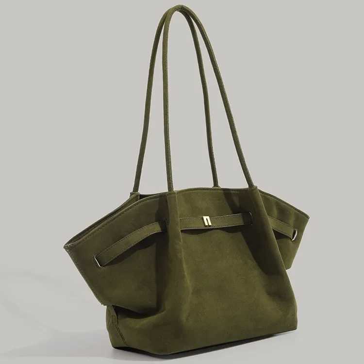 Autumn/Winter New Womens Large Capacity Handbag Chamois Leather Matte Garbage Bag High End Single Shoulder Bottom Bag W250425