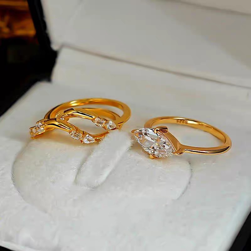 2025 Ins Top Sell 3Pcs Couple Ring Set Luxury Jewelry 100% Real 925 Sterling Silver Gold Marquise Cut White Moissanite Diamond Party Eternity Women We