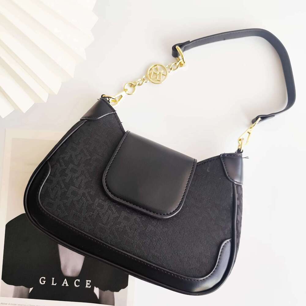 Premium Feeling Classic Vintage Letter Design Ladies Multifunctional Ocn Handbag Suitable for Women Daily Casual Clutch Bag