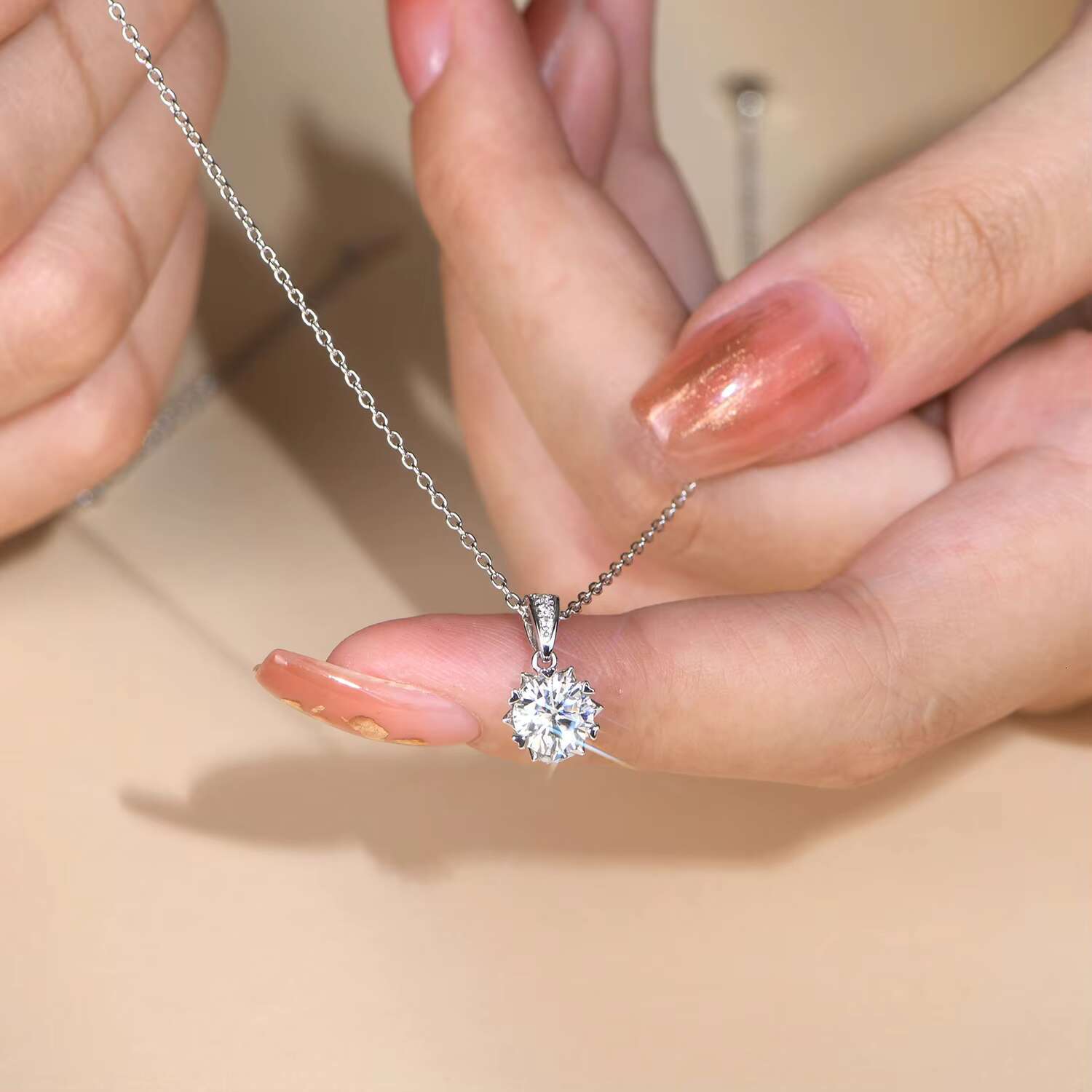 Creative Design Wholesale D Color VVS Moissanite Pendant Heart Shape 925 Sterling Silver Necklace Pendant for Jewelry