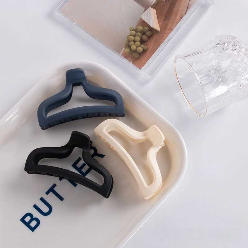 Korean womens plastic hair clips hair clips headwear large-sized hair clips crab buckets fashionable decorative hair accessoriesT250425