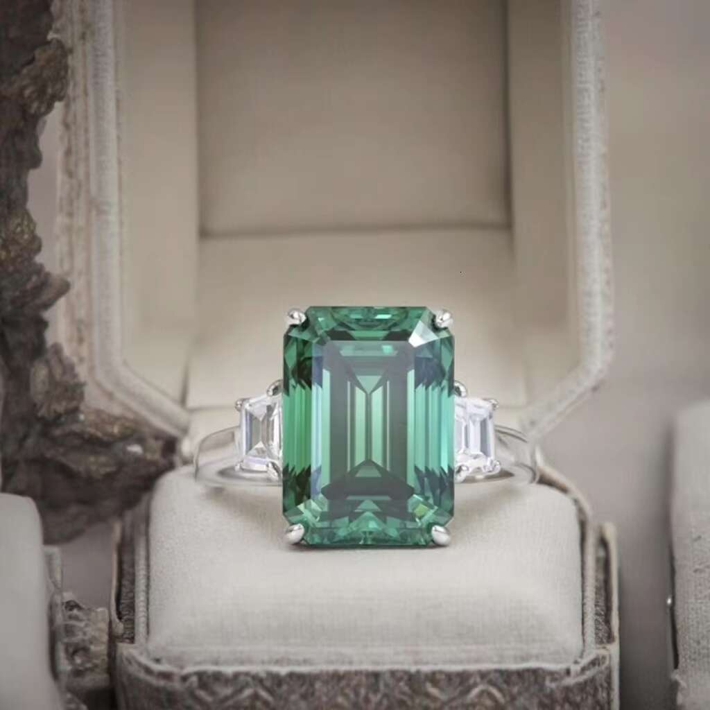 10CT Moissanite Gemstone 925 Sterling Silver Ring Elegant Classic Wedding Emerald Moissanite Gemstone Ring