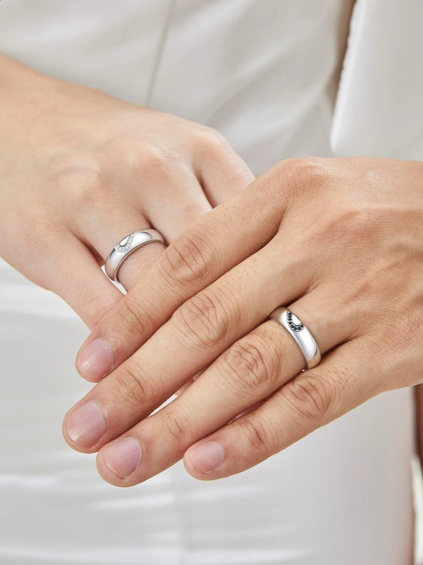 U7 pure silver matching heart-shaped silica couple ring white black gemstone 5mm flat ribbon wedding anniversary unisex ring 250422