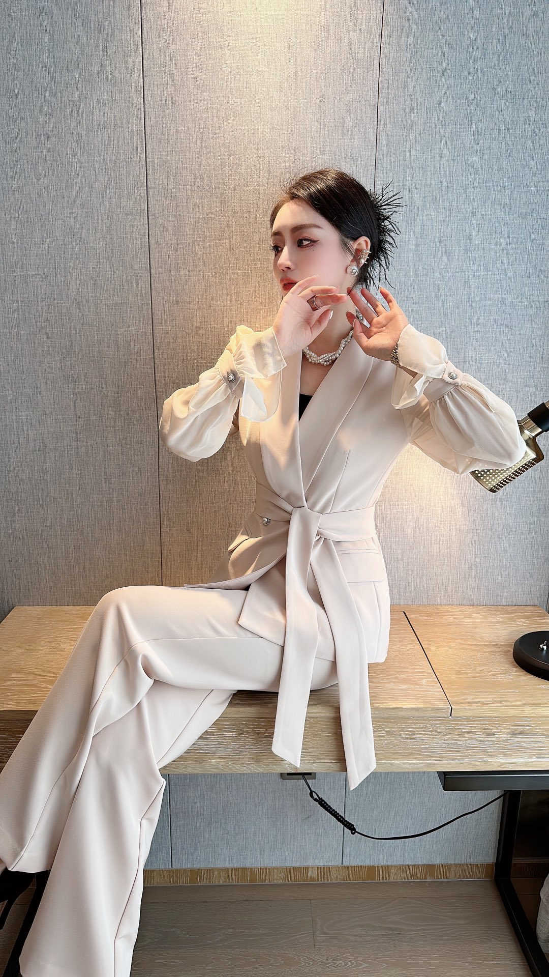womens casual suits business Vogue Paris 2025 Fashion Week Show Customized Fashion Tailored clothing.M40