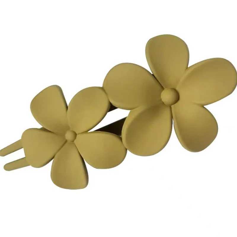 Summer new hair clip accessories elegant frosted butterfly flower bucket womens simple hair clip simple duckbill headbandT250425