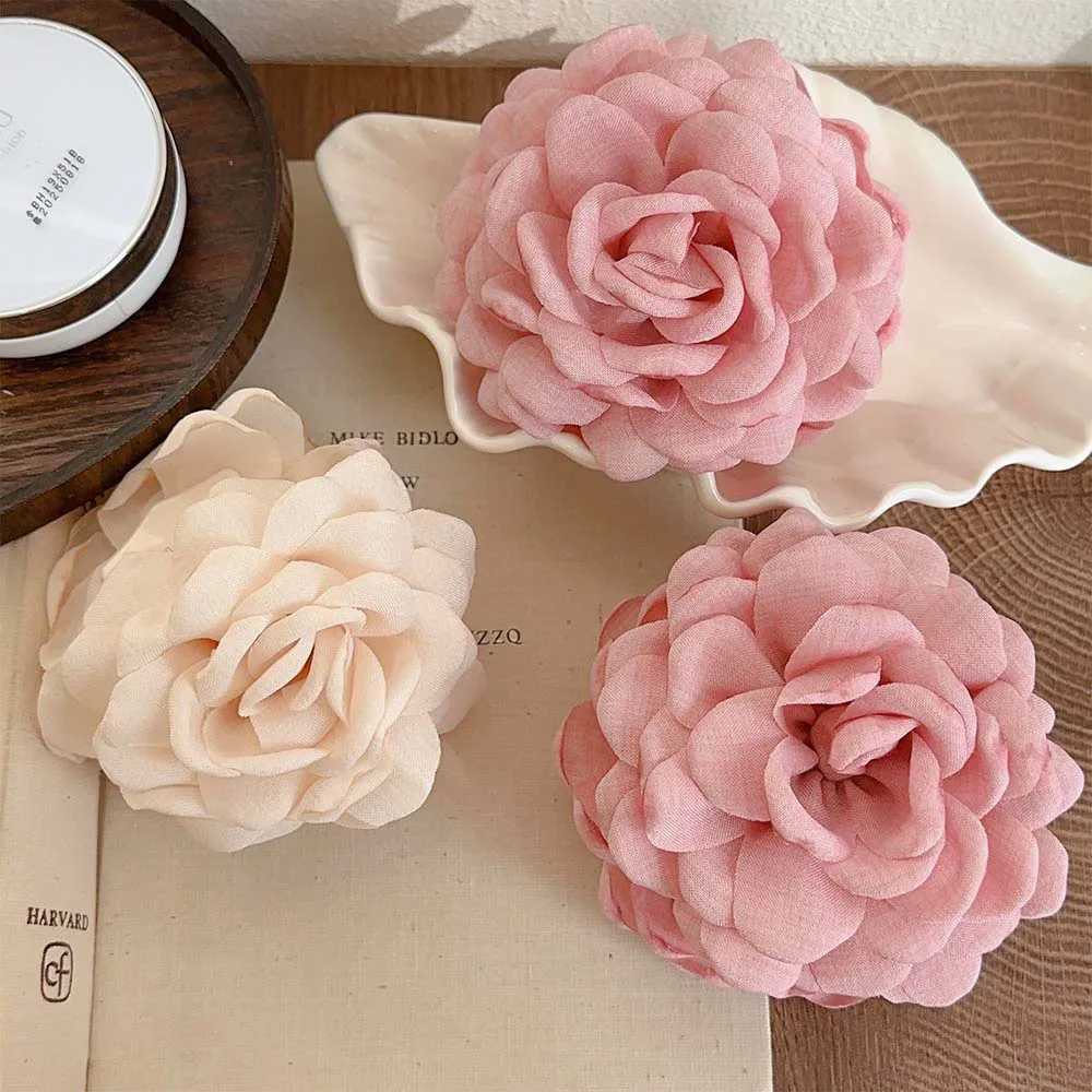 Fabric Rose Flower Hair Claw Clips for Women Girls Hair Clips Bucket Sweet Flower Shark Grip Clip Hair Clip Accessories Hair ClipT250425