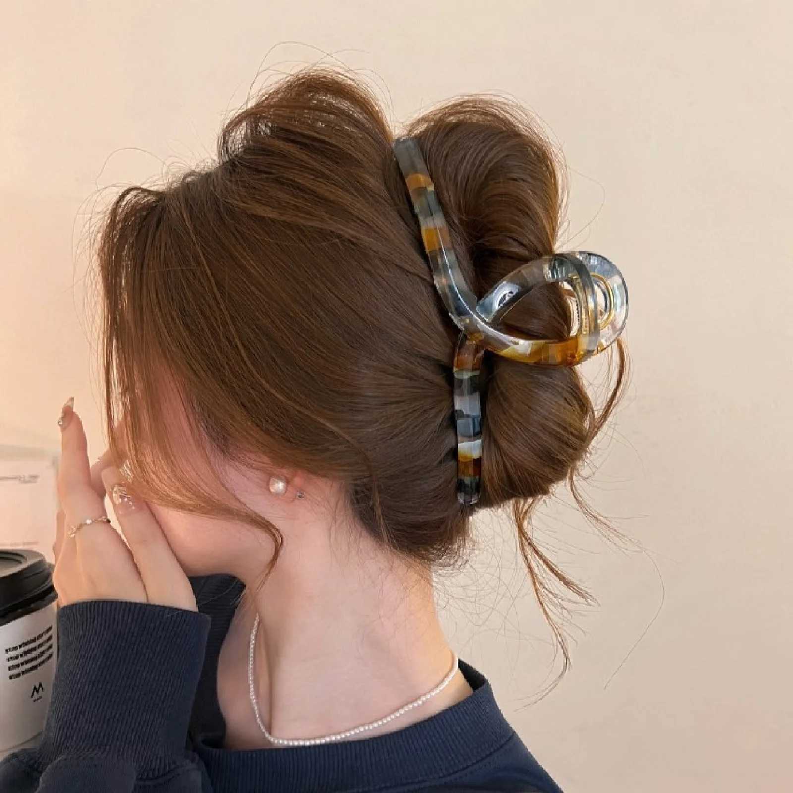 1 piece retro literary style color blocking grab clip female big new shark clip high-end back of the head hair clip hair AccT250425