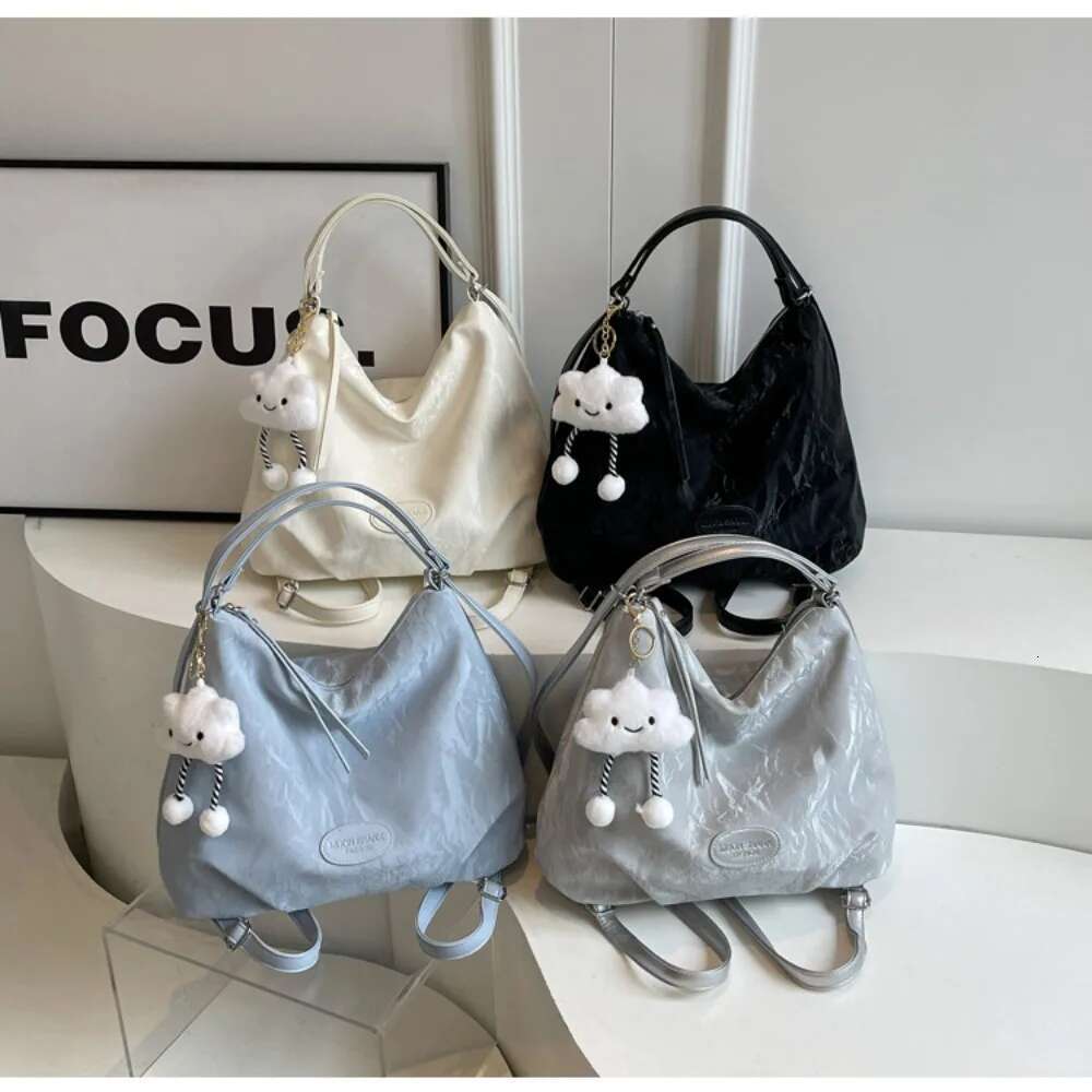 Designer Bag Korean Large Capacity Commuter Tote Female New Senior Sense 100 Shoulder Bag Travel Backpack