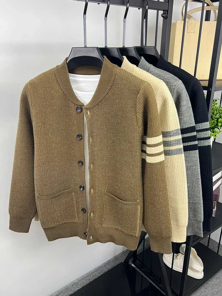 Luxury Design Brand Mens Knit Cardigan Baseball Collar 3 Stripe Sweater Coat Korean Fashion Velvet Thicken Winter Mens Clothes X251125 - view 7