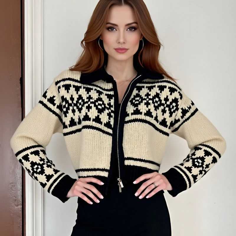 Retro Korean Zipper Short Contrasting Jacquard Womens Cardigan Spring and Autumn Fashion Casual Lazy Style Knitted Sweater NewT251125