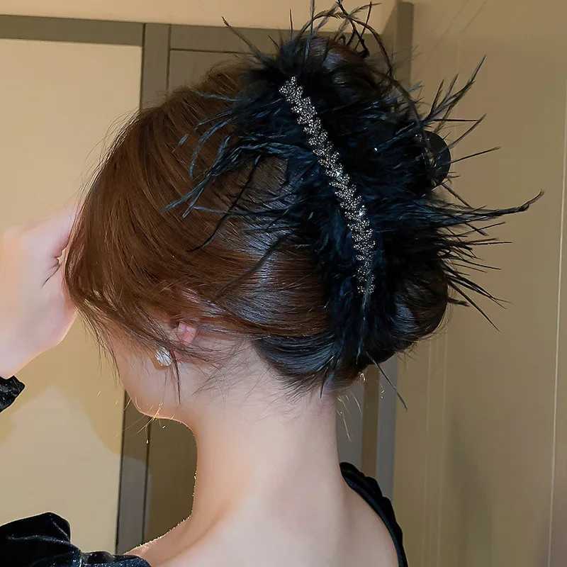 Inlaid rhinestone womens feather clip niche design black hair claws tempting hair accessories girls giftsT250425