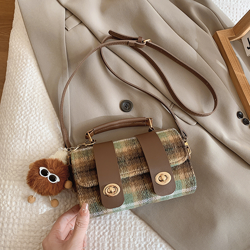 2025 New Designer Bag Free Delivery Shoes By Leisure Commuter Shoulder 2024 Fashionable And Minimalist Crossbody Bag, Unique Design Handbag, Women