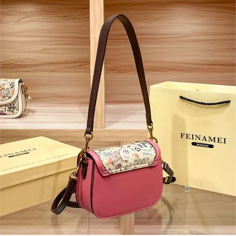 Women's Handbag High-End Designer Graffiti Shoulder 2024 New Retro Contrasting Color Commuting Small Square Bag